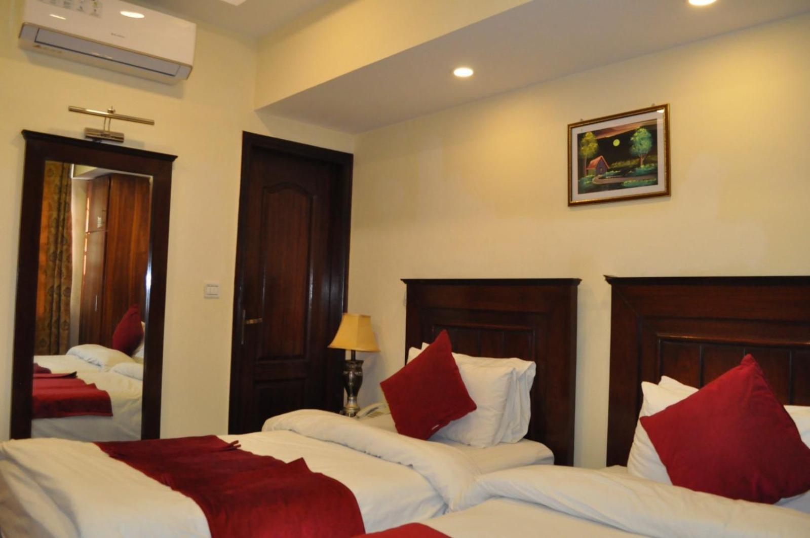 Diplomat Hotel อิสลามาบัด ภายนอก รูปภาพ