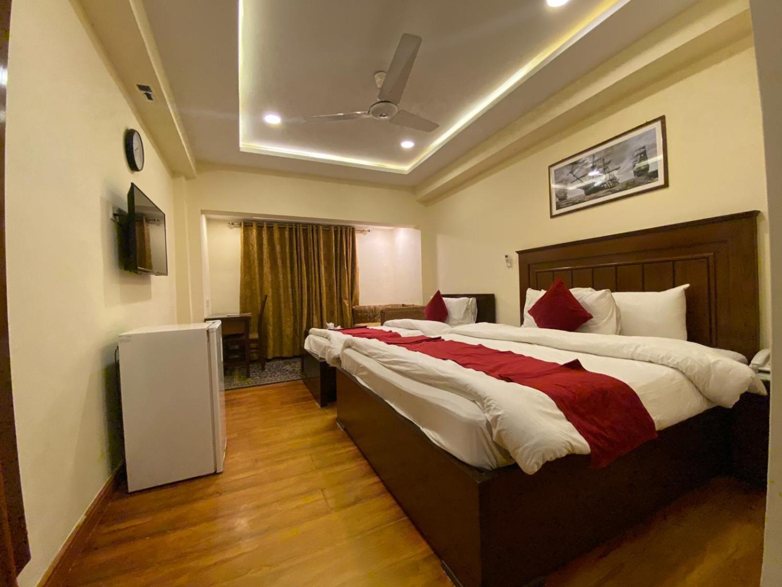 Diplomat Hotel อิสลามาบัด ภายนอก รูปภาพ