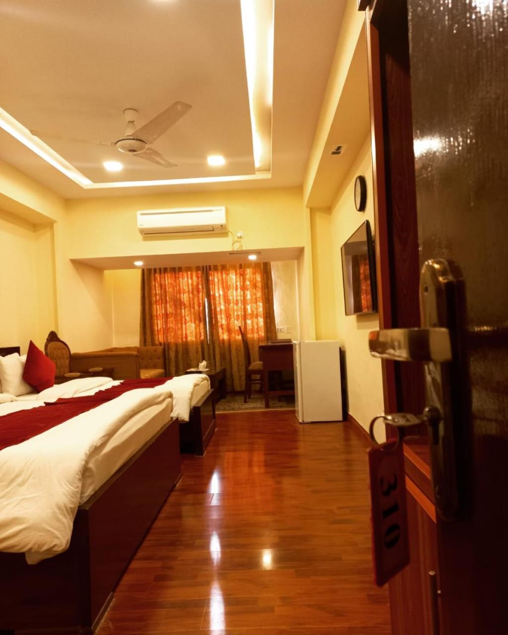 Diplomat Hotel อิสลามาบัด ภายนอก รูปภาพ