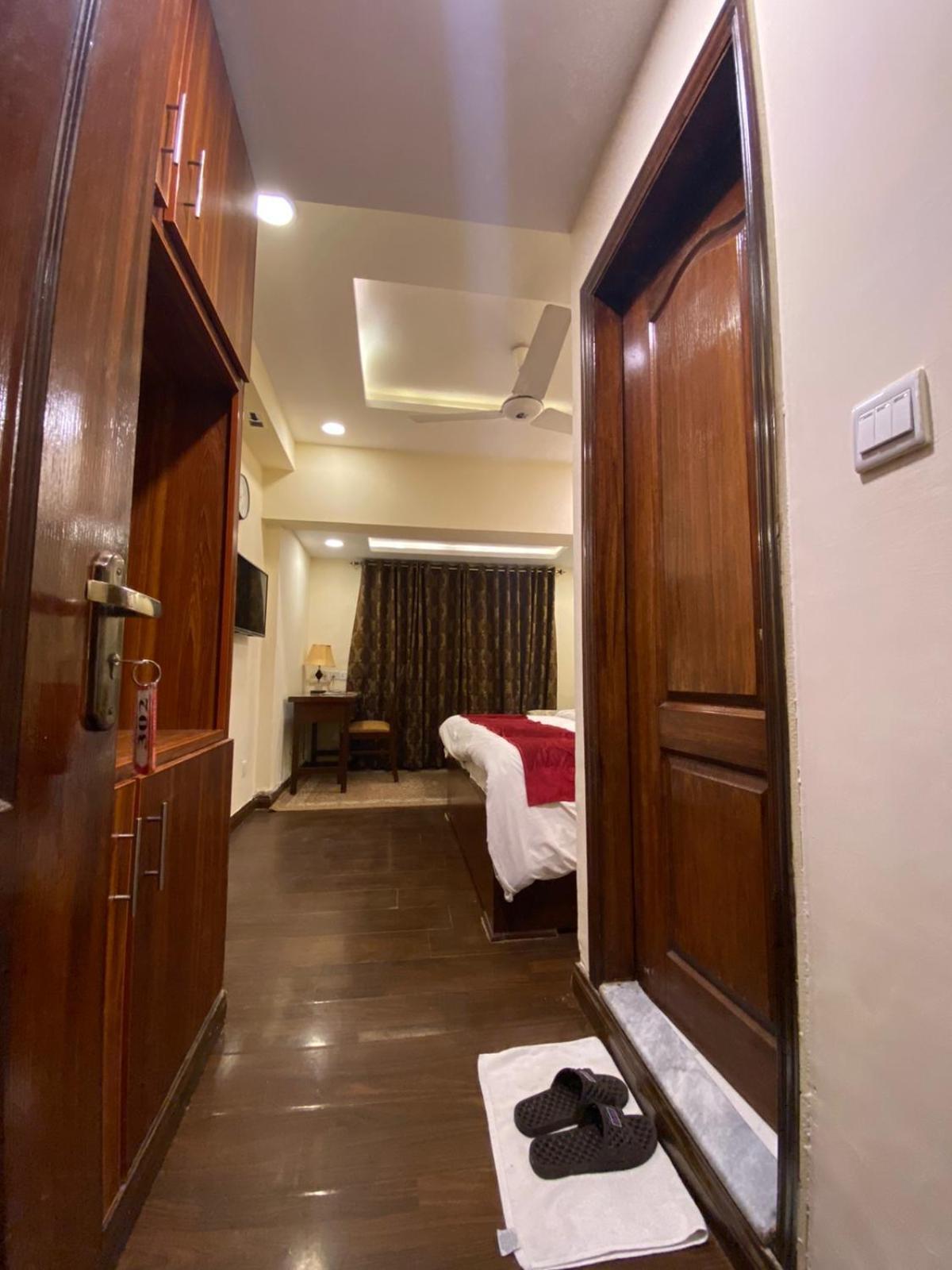 Diplomat Hotel อิสลามาบัด ภายนอก รูปภาพ